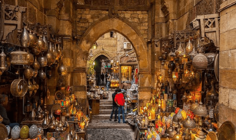 https://www.worldtouradvice.com/files/large/Al Darb Al Ahmar District, Cairo Markets