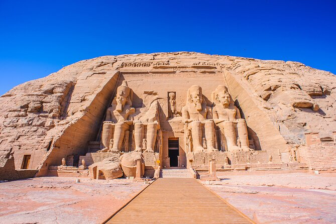 Tour Abu Simbel da Assuan in Privato ​​Mini Bus