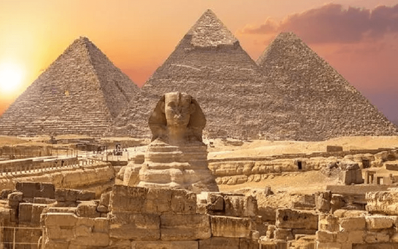 https://www.worldtouradvice.com/files/large/The Sphinx and Giza Pyramids