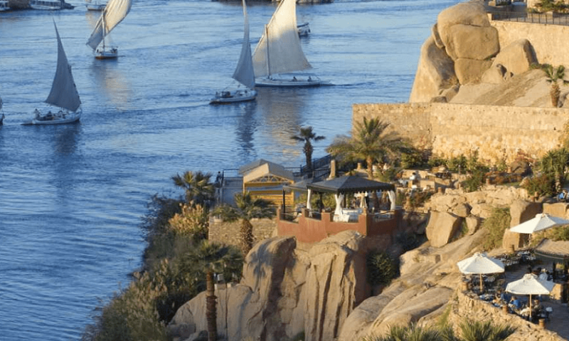 https://www.worldtouradvice.com/files/large/Cairo Sleeping Train to Luxor & Aswan