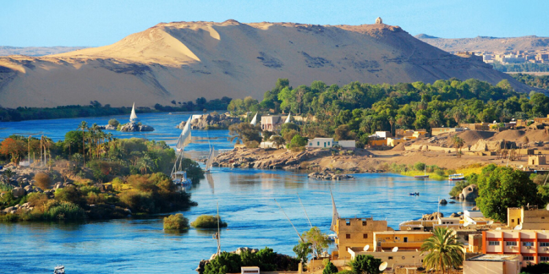 https://www.worldtouradvice.com/files/large/Christmas in Egypt 2025