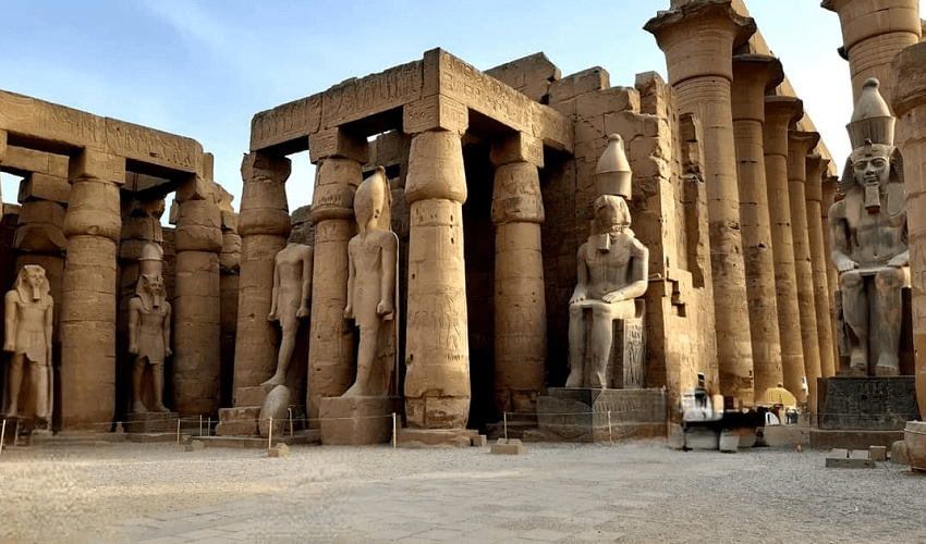 Escursione all Riva Est Tempio di Karnak e Luxor Escursione all Riva Est Tempio di Karnak e Luxor
