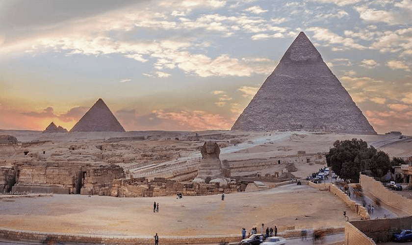 Pyramids and Islamic Cairo Budget Tour in Cairo