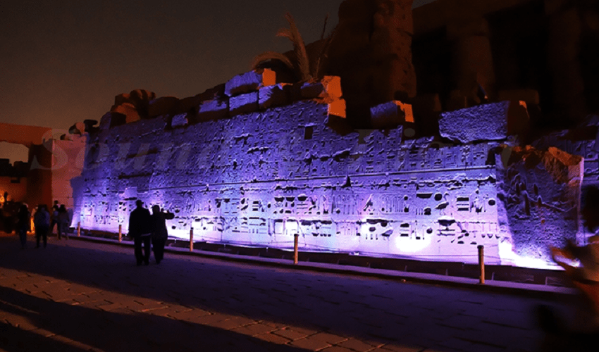 Suoni e Luci al Tempio di Karnak Luxor Suoni e Luci al Tempio di Karnak Luxor