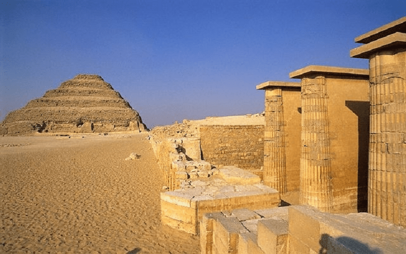 La piramide a gradoni e il complesso di Saqqara
