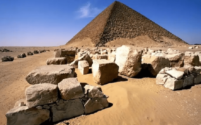 Escursione Piramidi Giza Saqqara e Dahshur Escursione Piramidi Giza Saqqara e Dahshur