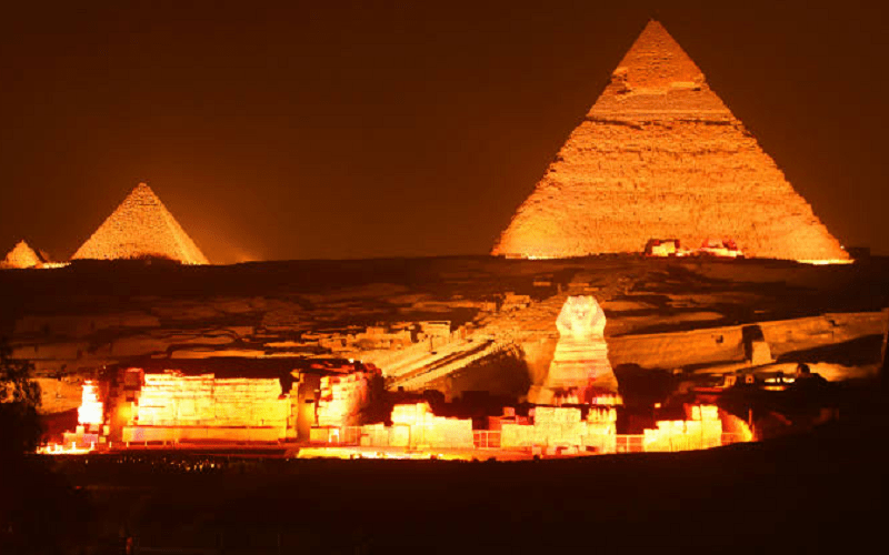 Spettacolo Suni E Luci Alle Piramidi 