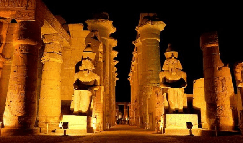 Suoni e Luci al Tempio di Karnak Luxor Suoni e Luci al Tempio di Karnak Luxor