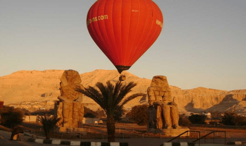 Escursione mongolfiera sul Nilo e Templi Luxor Escursione mongolfiera sul Nilo e Templi Luxor