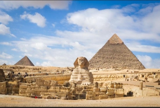 LAS PIRAMIDES DE GUIZA
